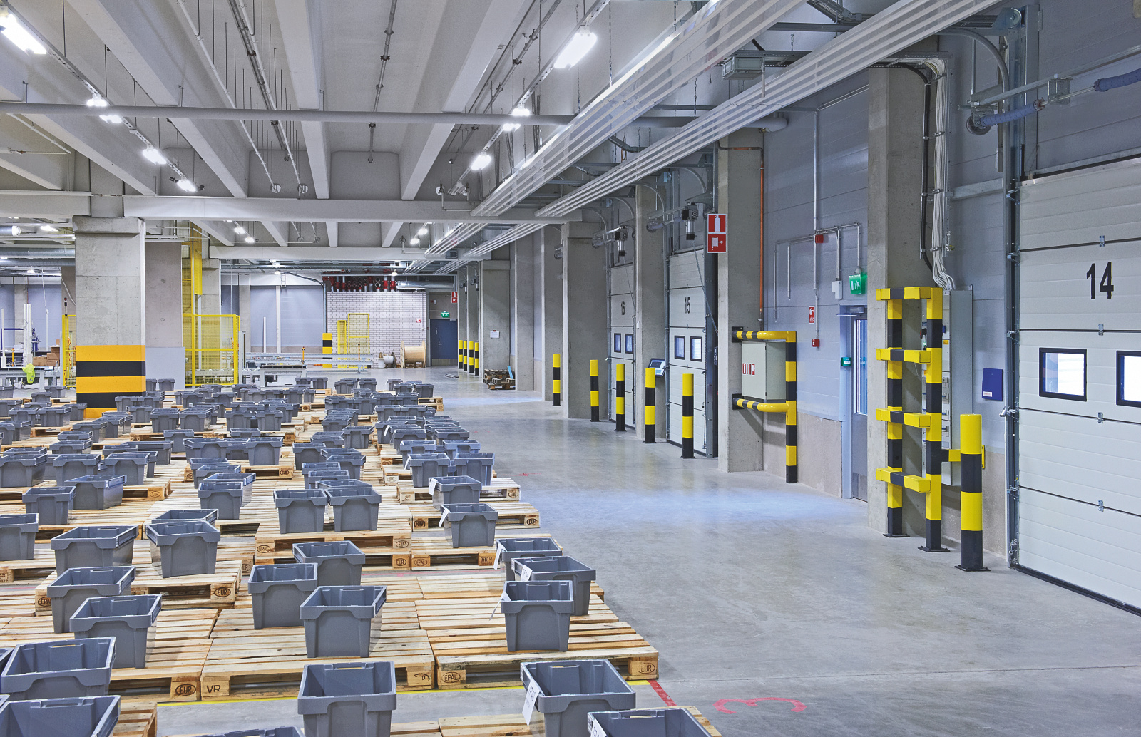 Reference ZBN Heating and cooling ceiling system Front view